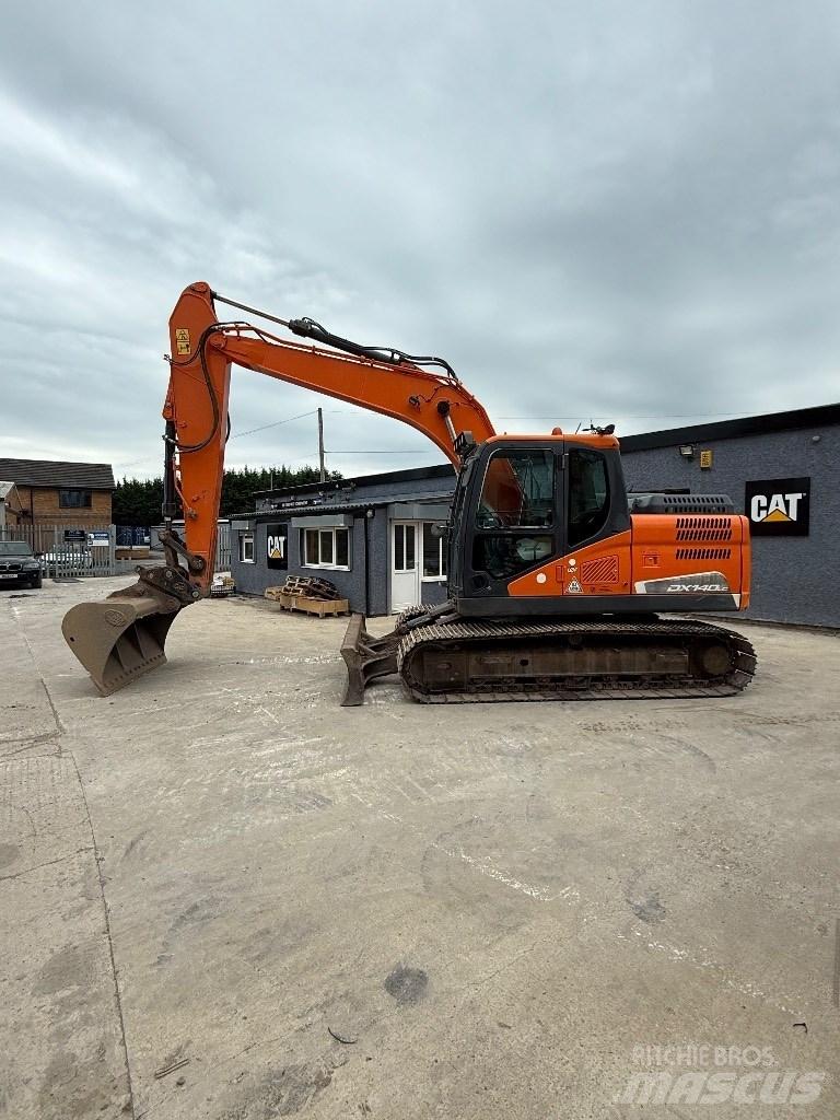 Doosan DX 140 LC Верижен екскаватор
