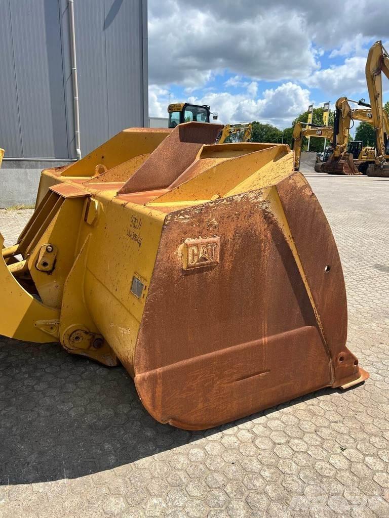 CAT 980M Колесни товарачи