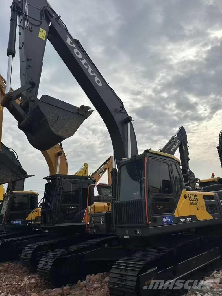 Volvo 240 Верижен екскаватор