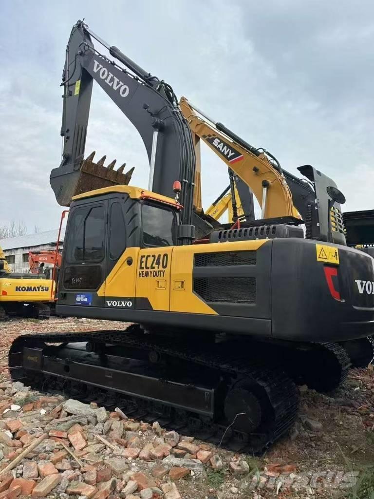 Volvo 240 Верижен екскаватор