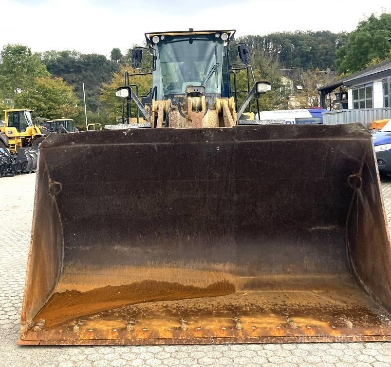 CAT 972 M Колесни товарачи