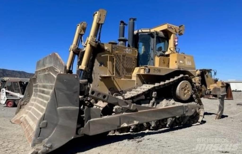 CAT D10T Верижни булдозери
