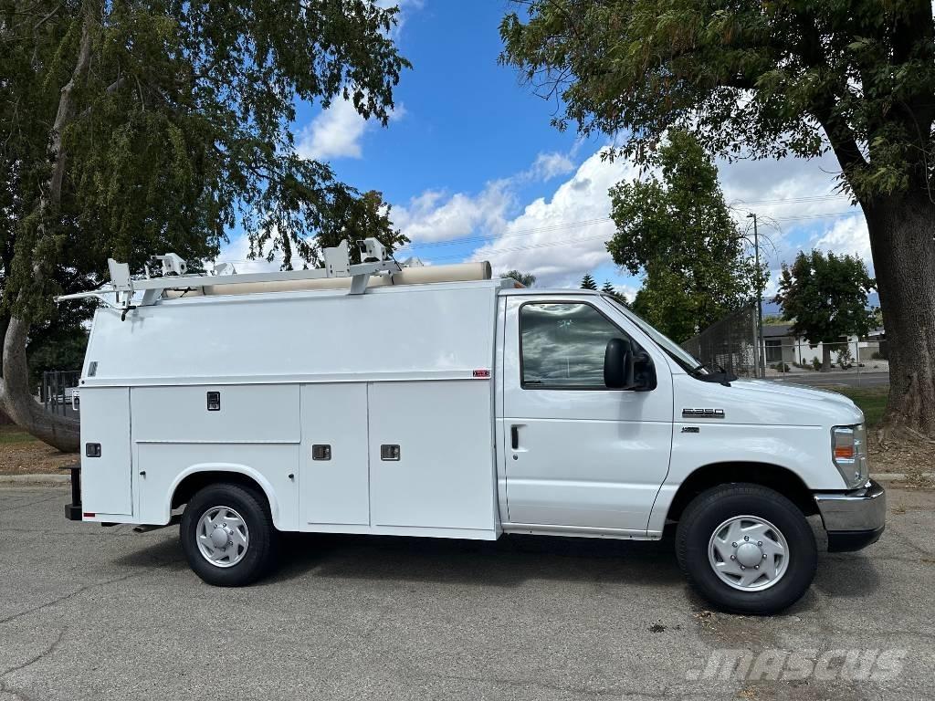 Ford E 350 Пикапи