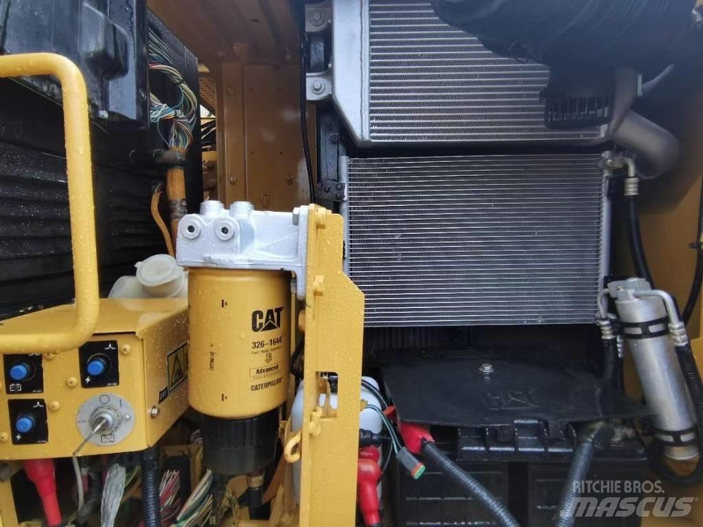 CAT 313D2GC Средни екскаватори 7т - 12т