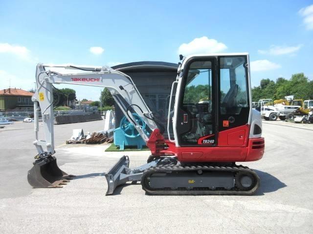 Takeuchi TB 240 Мини екскаватори < 7 т