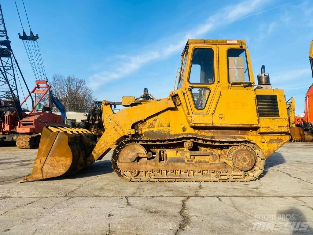 CAT 943 LGP Верижен товарач