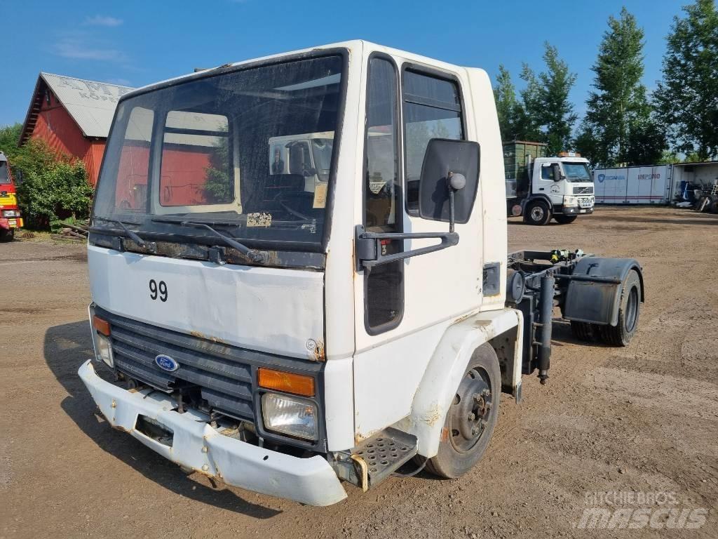 Ford CARGO 0713 Други
