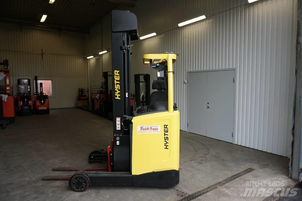 Hyster R1.4 Ретрак/ Високоповдигач с изместване на вилката напред