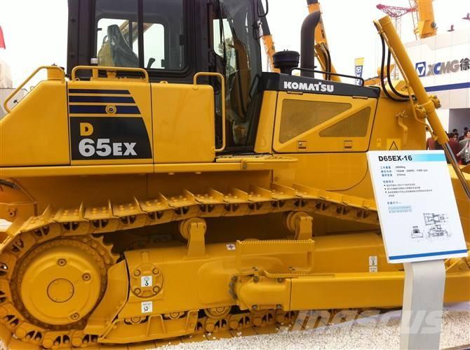 Komatsu d65ex-16 Верижни булдозери

