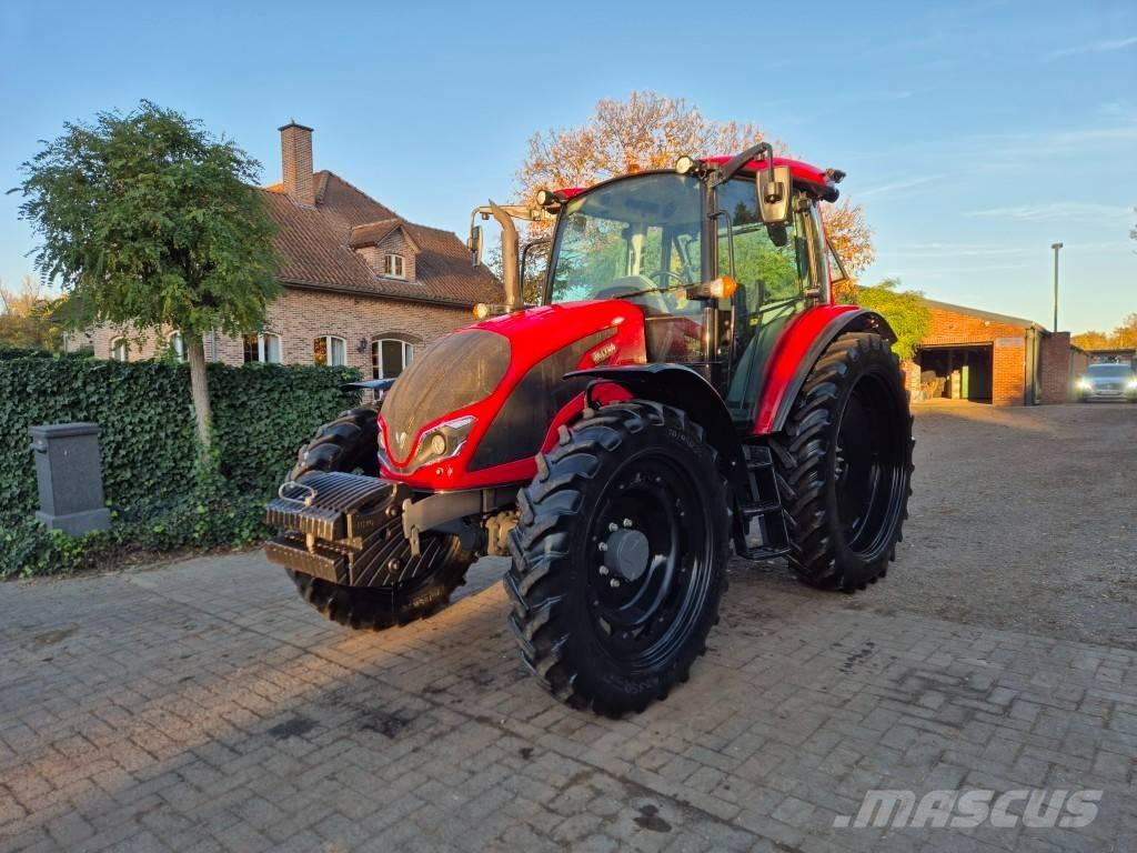 Valtra A105 HiTech Трактори