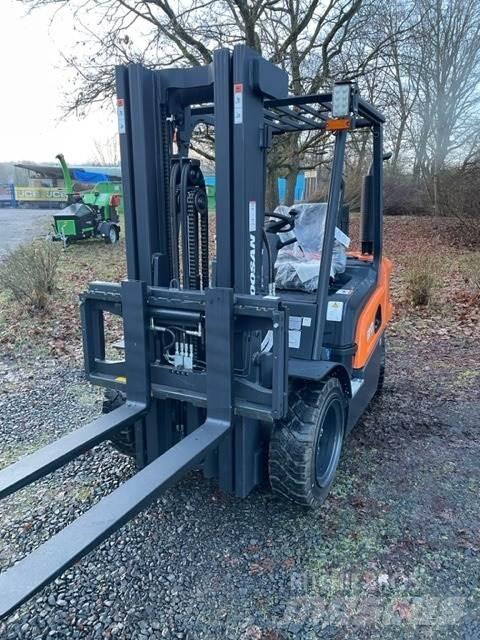 Doosan D30NXS Дизелови камиони