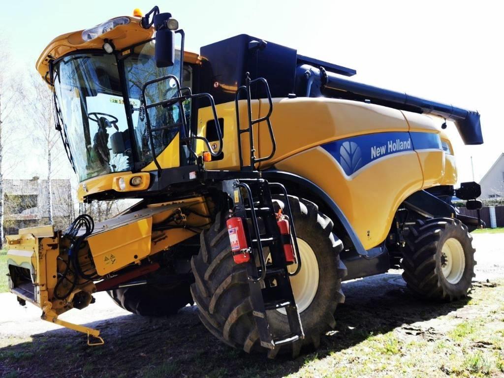 New Holland CX 8090 Комбайни