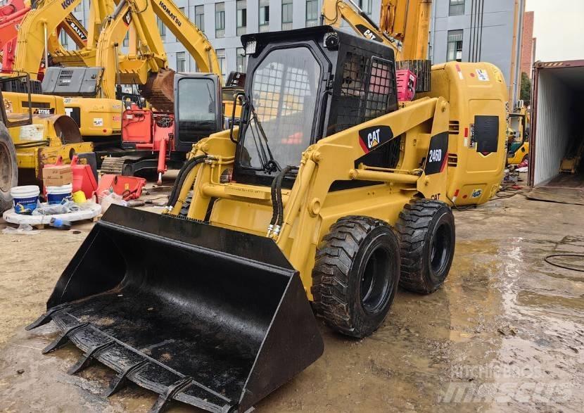 CAT 246D Мини товарачи
