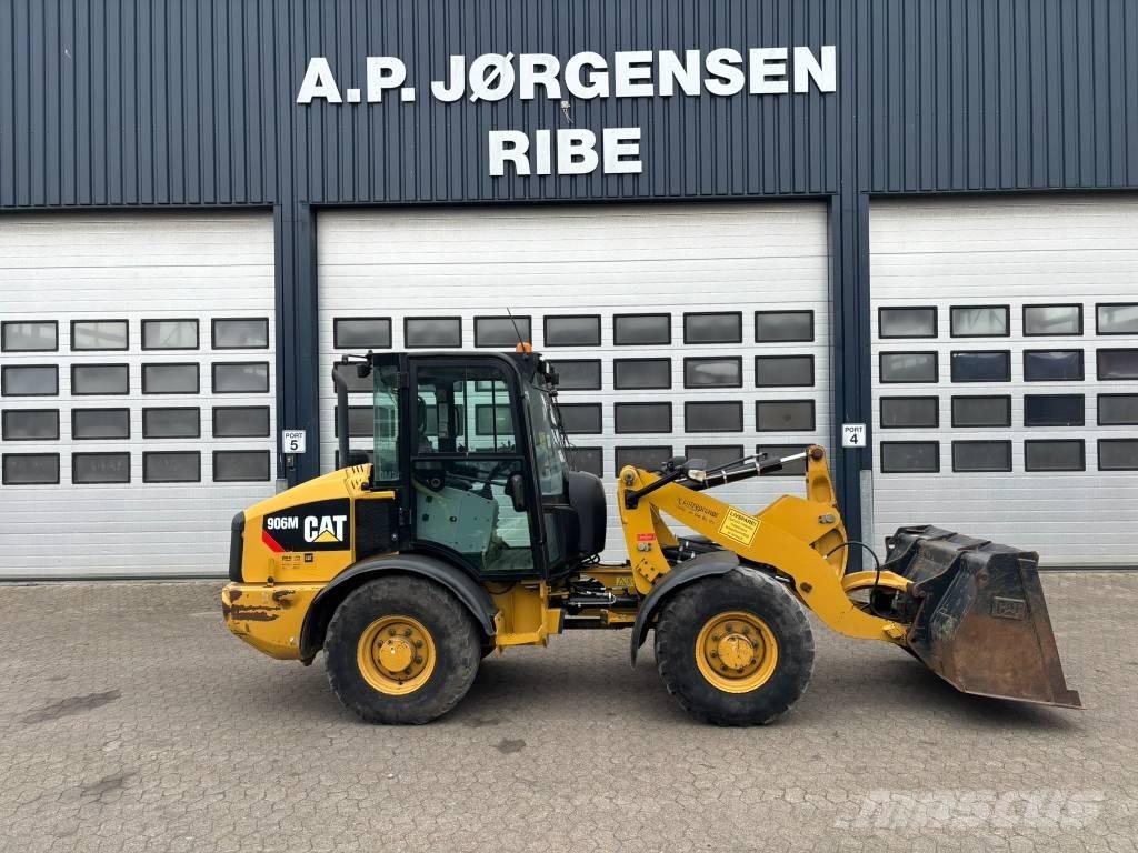 CAT 906 M Колесни товарачи