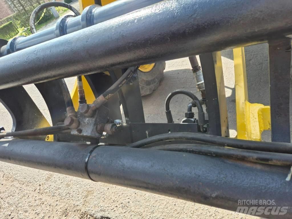 Komatsu WA100M-7 Колесни товарачи