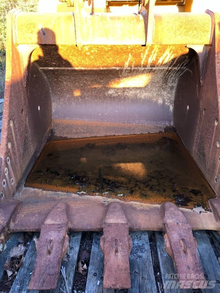 CAT 374 Верижен екскаватор