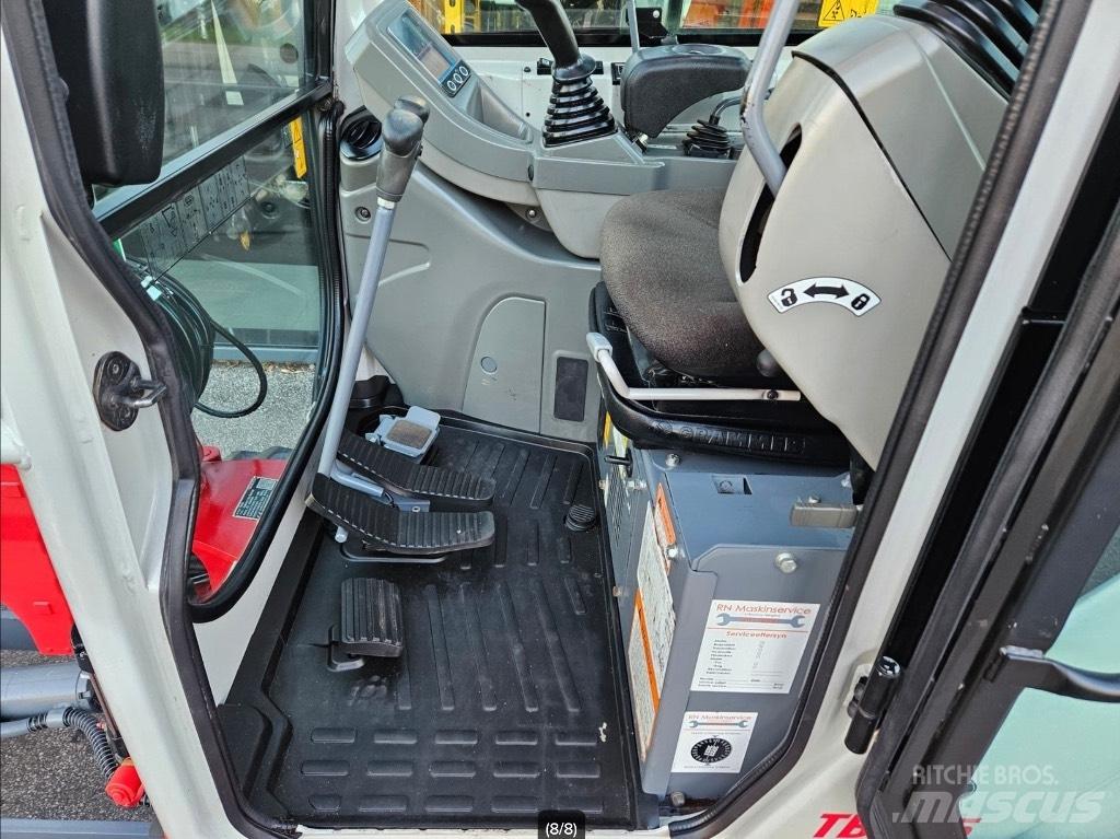Takeuchi TB 225 Мини екскаватори < 7 т