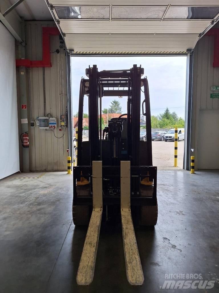 Yale ERP 30 VL Електрически вилични кари-повдигачи