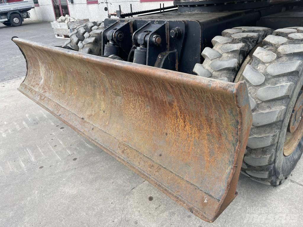 JCB JS 145 W Колесни екскаватори