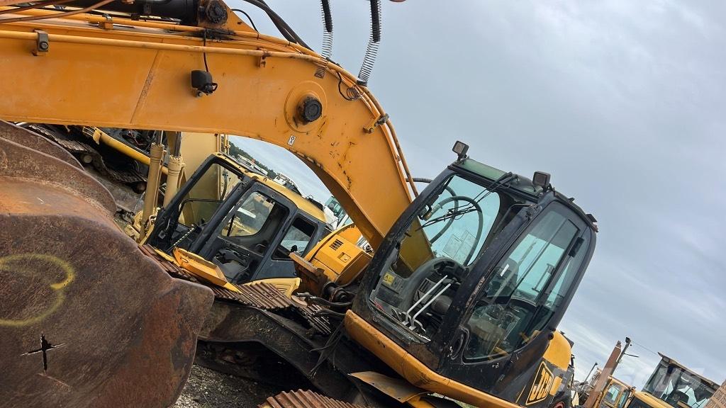 JCB 220 Стрели и рамена
