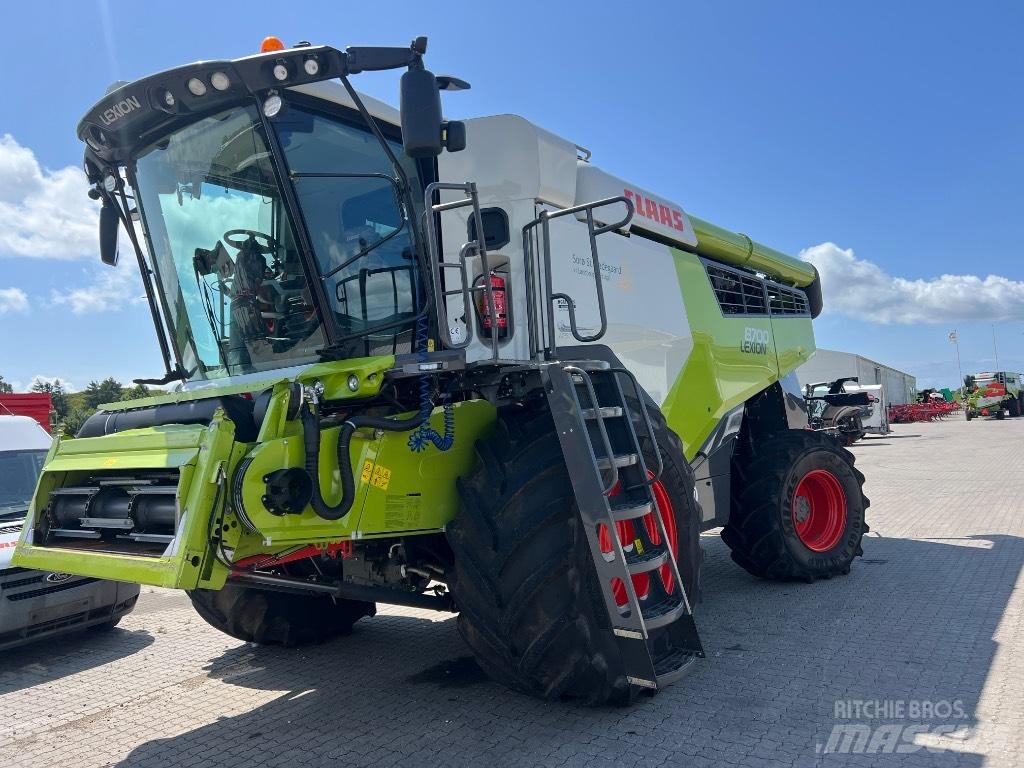 CLAAS Lexion 8700 Комбайни
