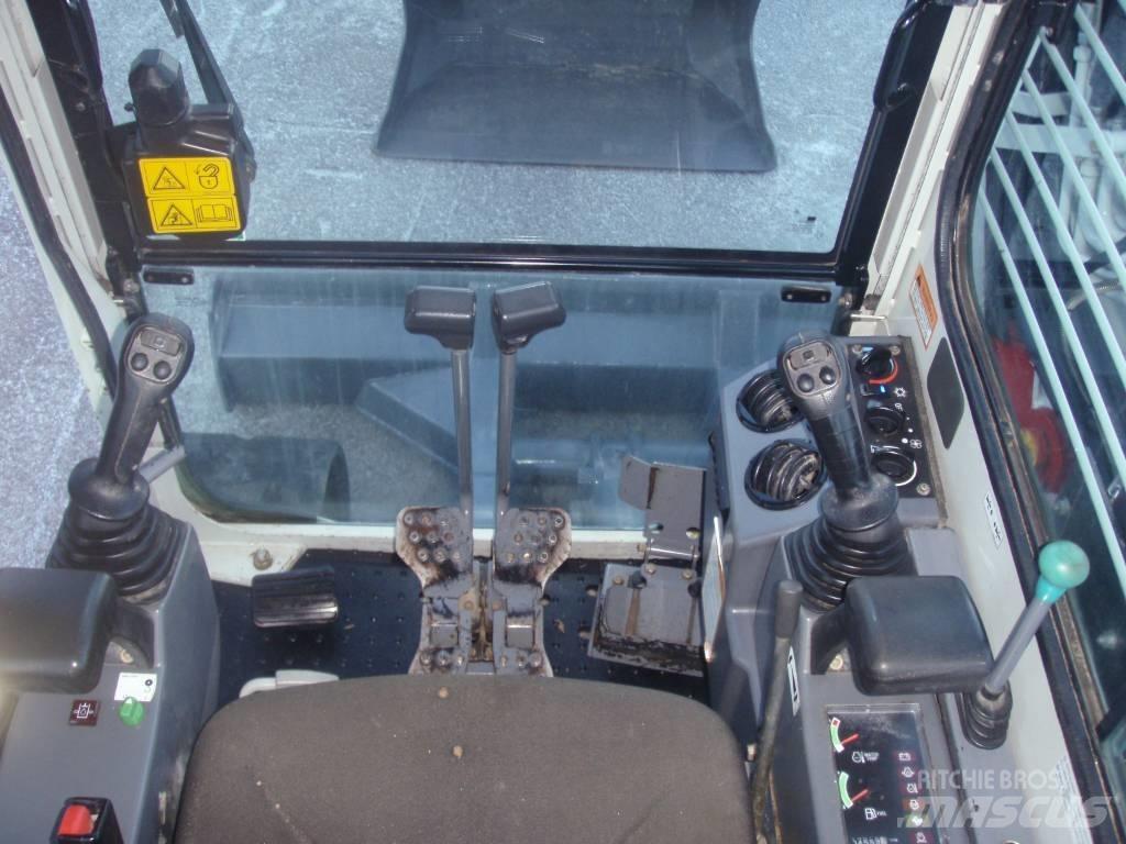 Takeuchi TB153FR Мини екскаватори < 7 т