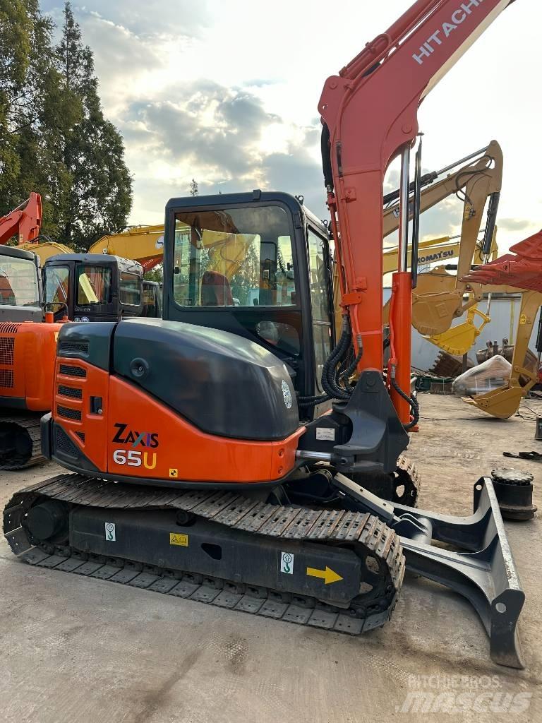 Hitachi ZX 65 Мини екскаватори < 7 т