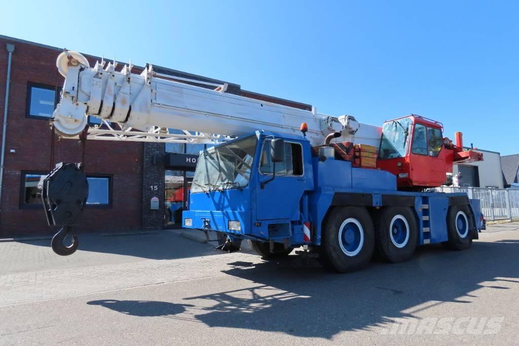 Liebherr LTM 1050-1 Всъдеходни кранове