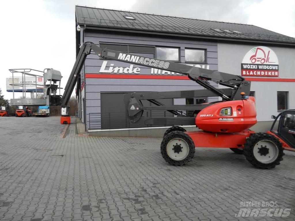 Manitou 200 ATJ Компактни самоходни стрелови подемници
