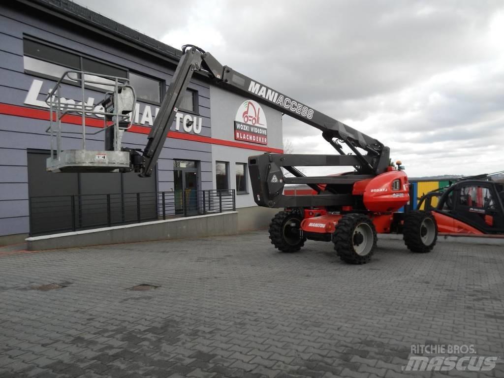 Manitou 200 ATJ Компактни самоходни стрелови подемници
