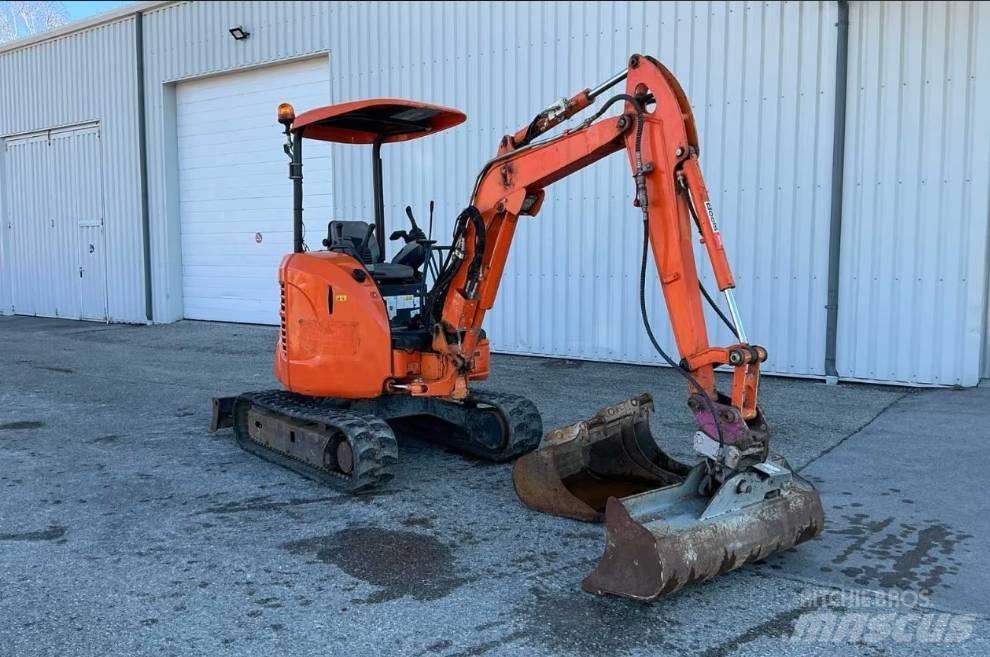 Komatsu PC 26 MR Мини екскаватори < 7 т