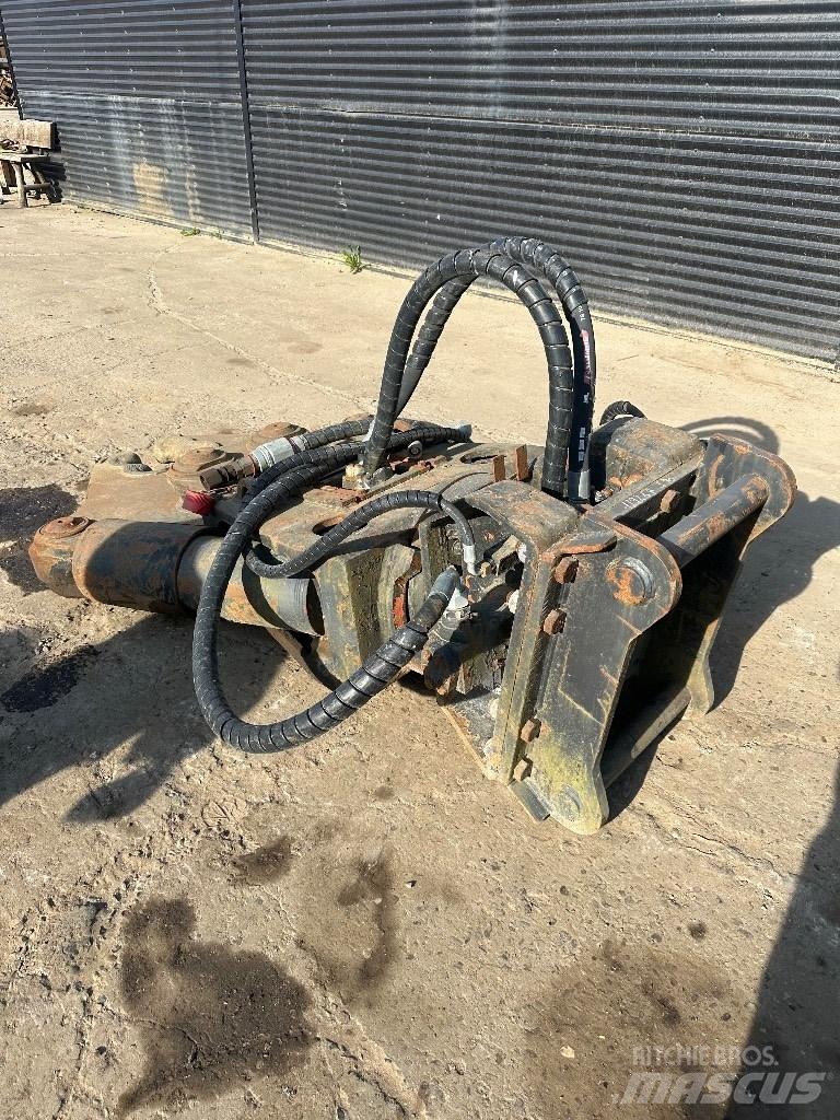 VTN Betonsaks Верижен екскаватор