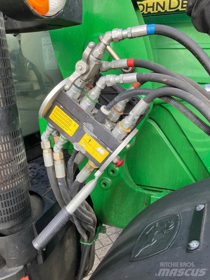 John Deere 6125R Трактори