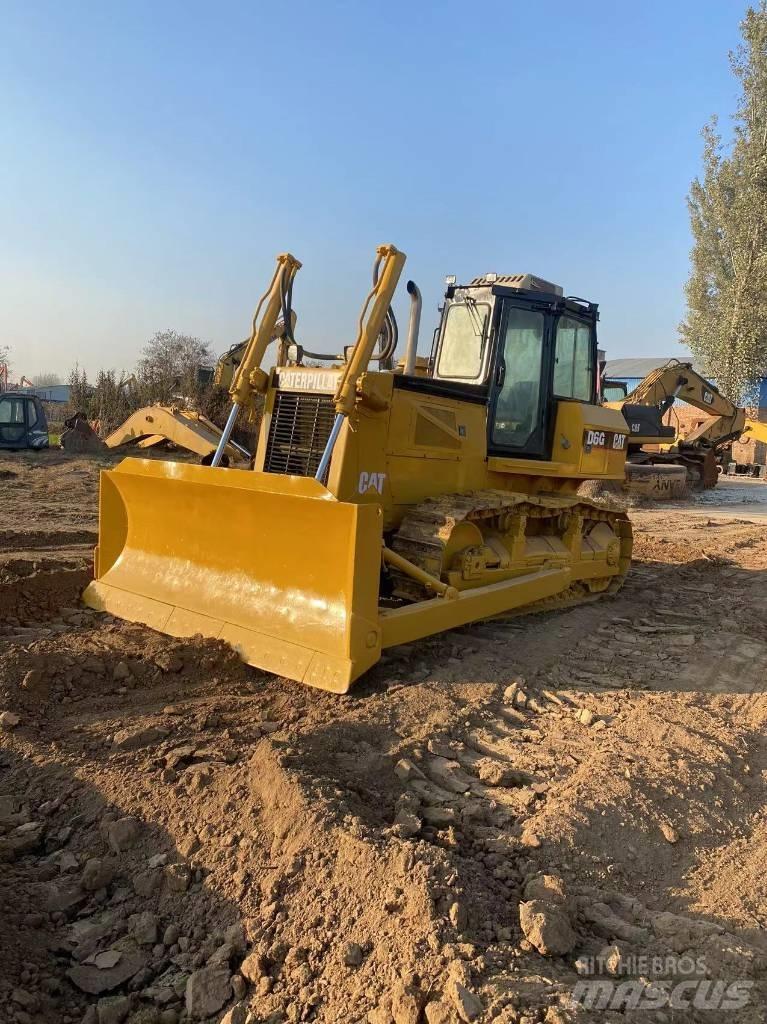 CAT D 6 G Верижни булдозери
