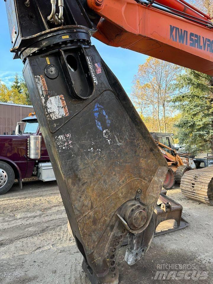 Hitachi EX 200 Багери за разрушаване
