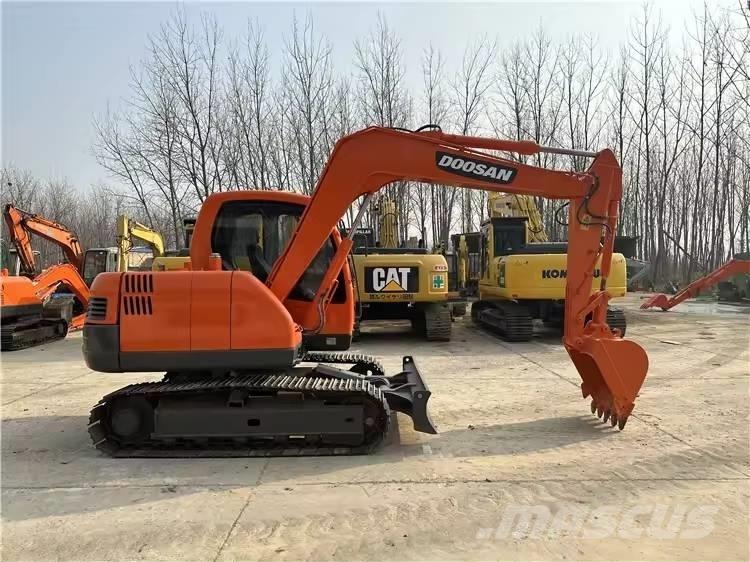 Doosan DX75 Верижен екскаватор