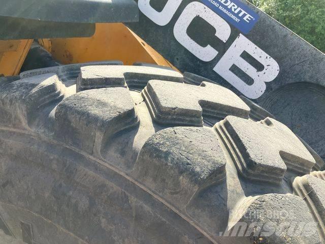 JCB 427 ZX Колесни товарачи