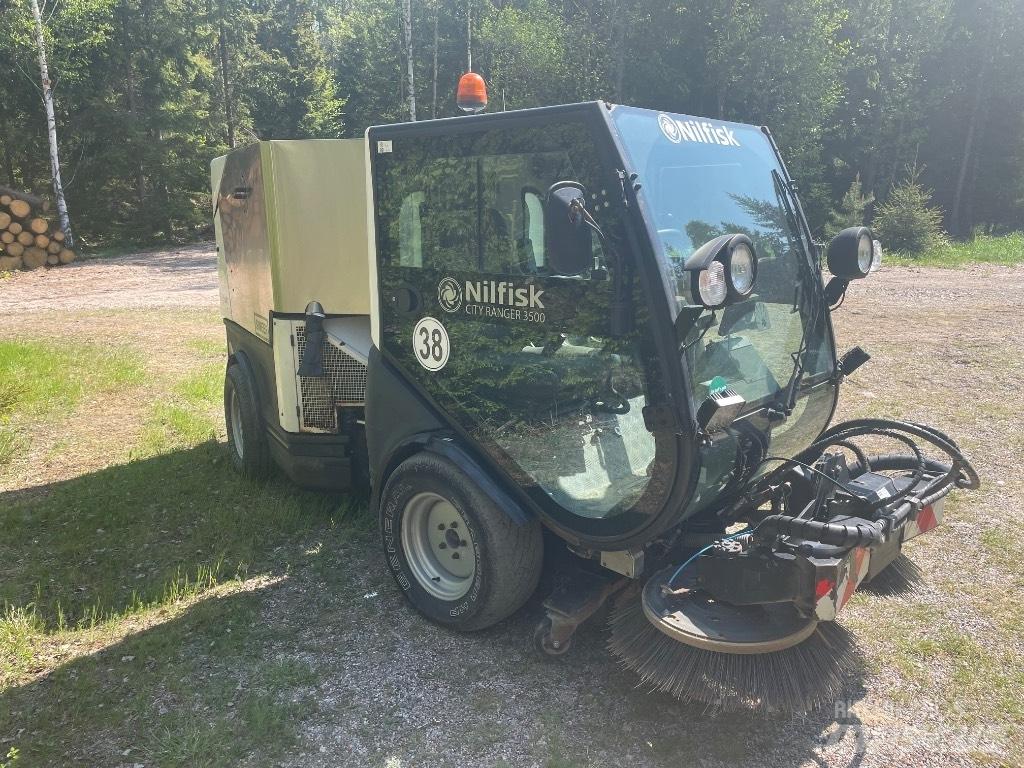 Nilfisk CR3500 Автоматични метачки с четки