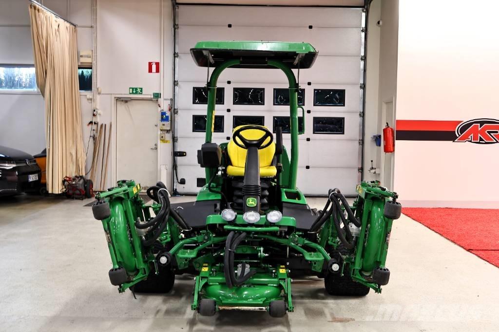 John Deere 9009 A Косачки за околни терени на голф игрища