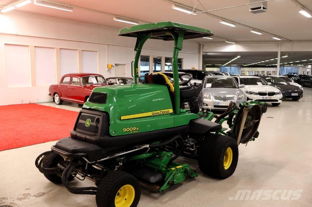 John Deere 9009 A Косачки за околни терени на голф игрища