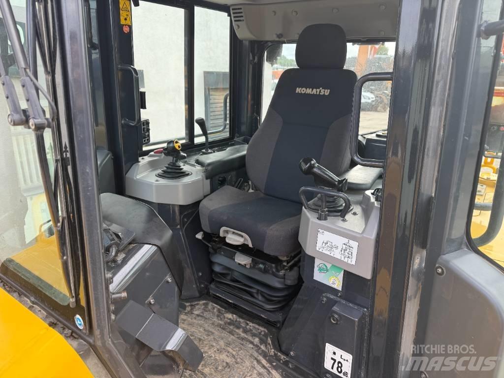 Komatsu D 71P Xi-24 Верижни булдозери
