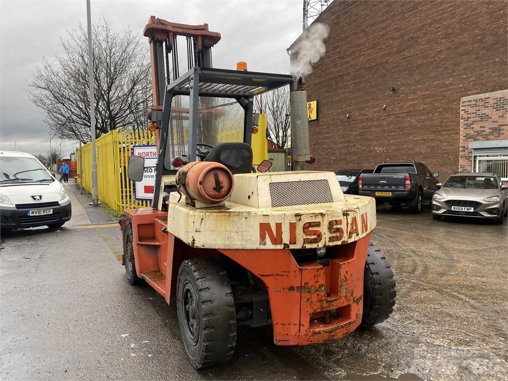 Nissan BF05H50U Дизелови камиони