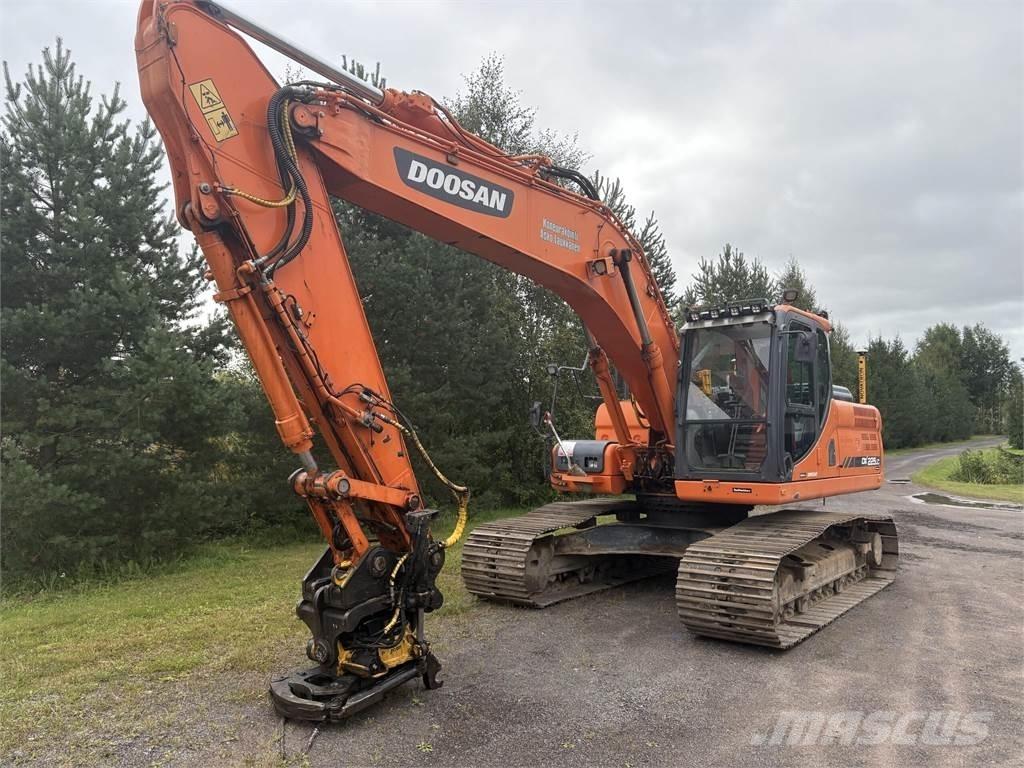 Doosan DX225LC-3 Верижен екскаватор