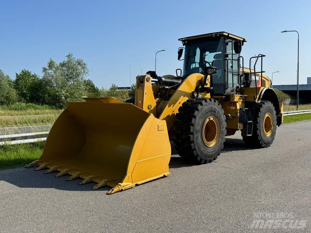 CAT 950M Колесни товарачи