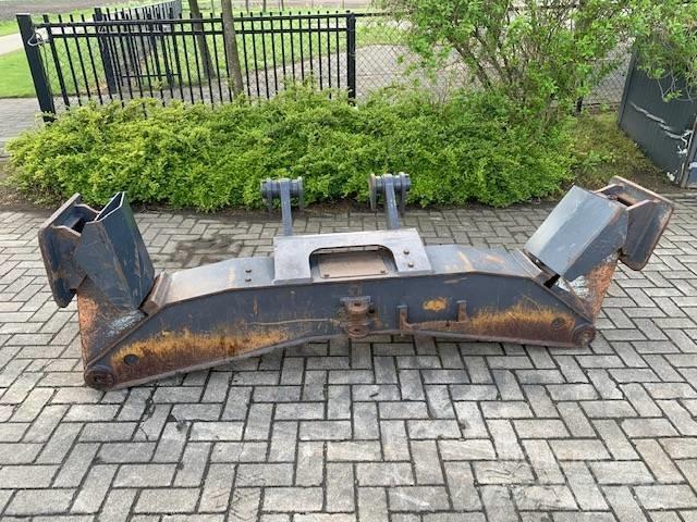 Doosan Outriggers Шаси