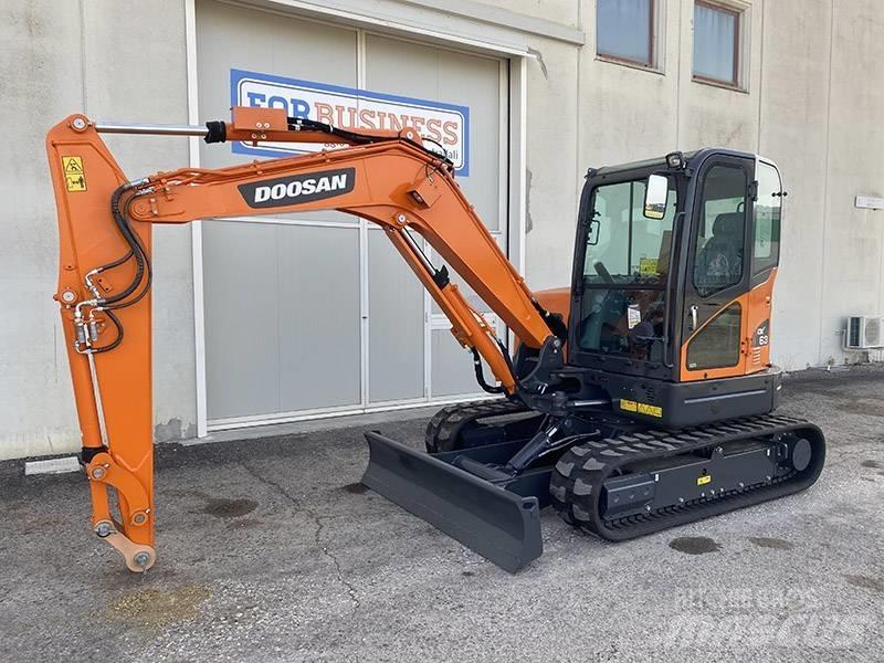 Doosan DX 63-3 Мини екскаватори < 7 т