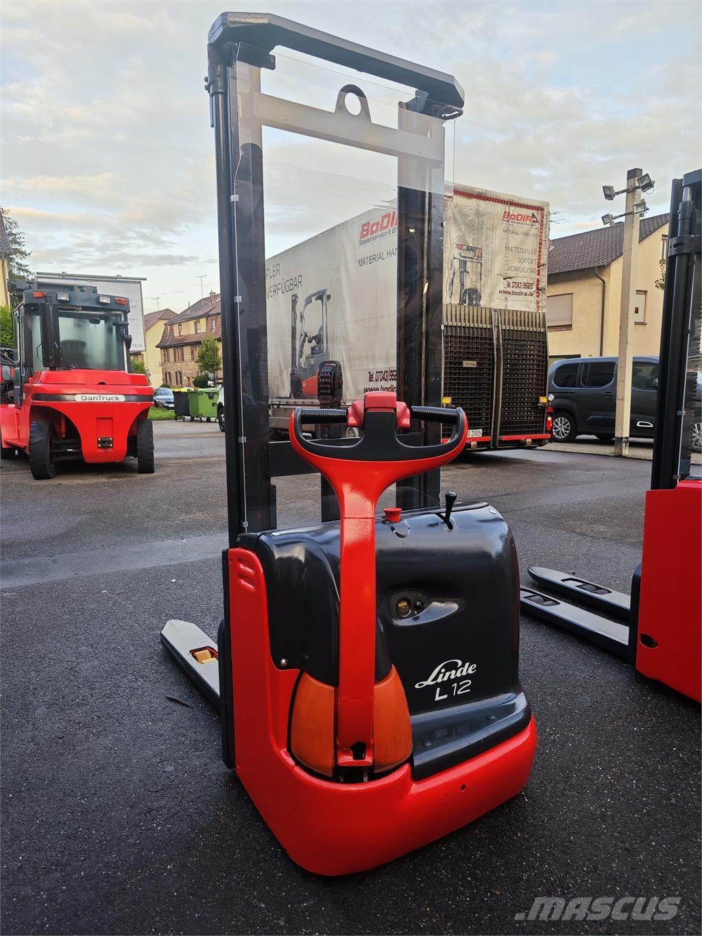 Linde L 12 Самоходни товарачи