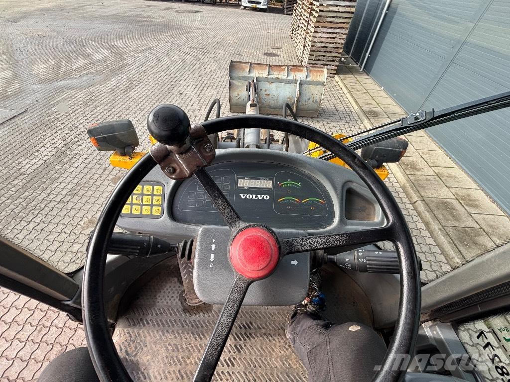 Volvo L 30 Колесни товарачи