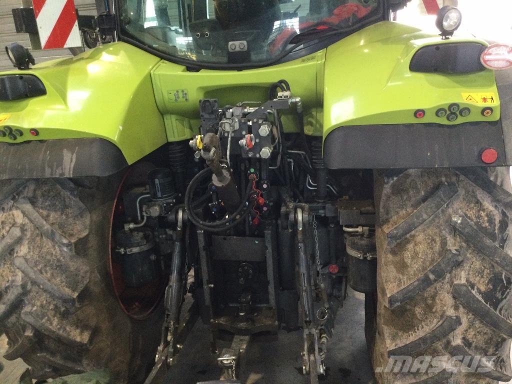 CLAAS ARION 550 Трактори