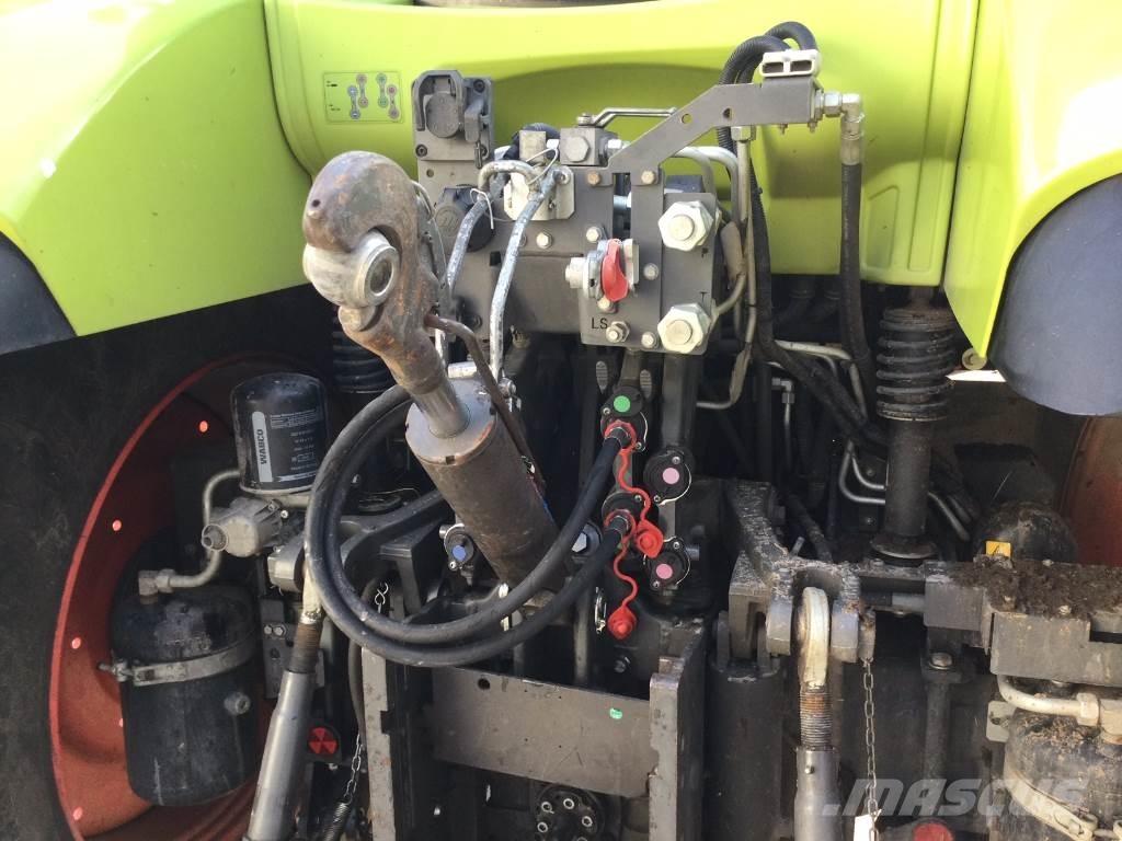 CLAAS ARION 550 Трактори